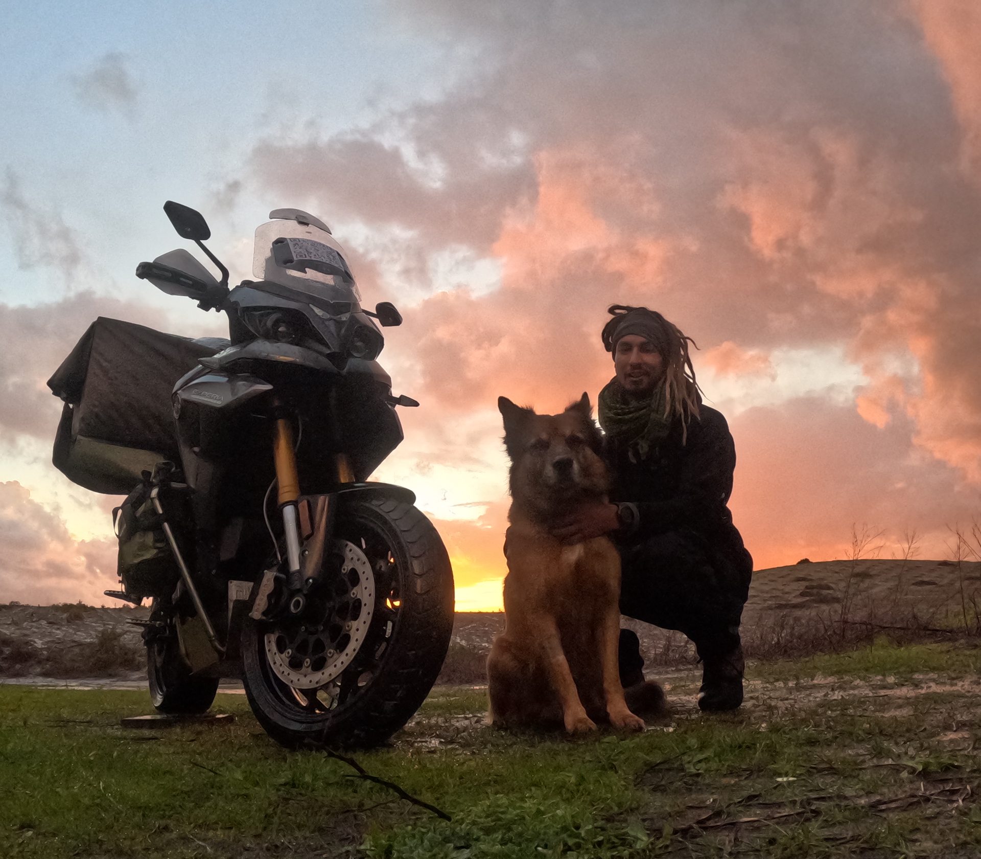 Reinhold und Solovino beim Sonnenuntergang